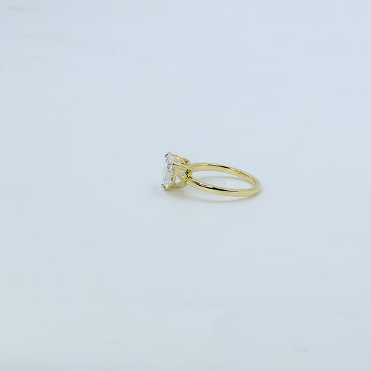 White Gold Pear-Cut Diamond Solitaire Ring