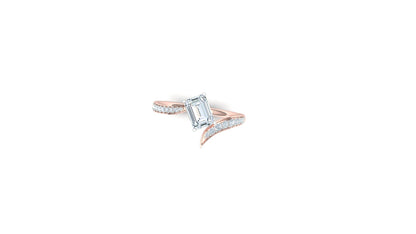 Elegant Baguette Solitaire Diamond Ring with Side Accents