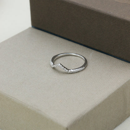 Diamond Chevron V-Band Ring