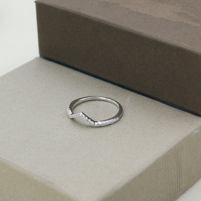 Diamond Chevron V-Band Ring