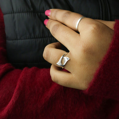 Diamond Wave Gold Ring – Minimal Twist Diamond Ring - Anirudh Jewels