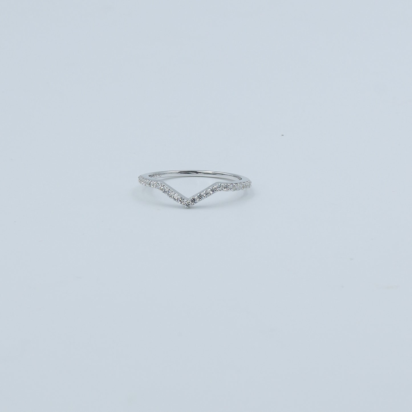 Diamond Chevron V-Band Ring