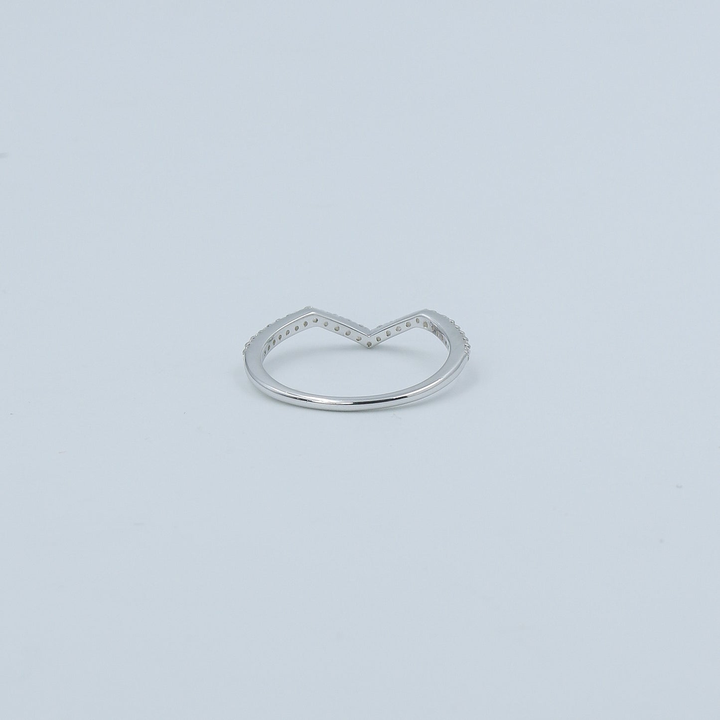 Diamond Chevron V-Band Ring