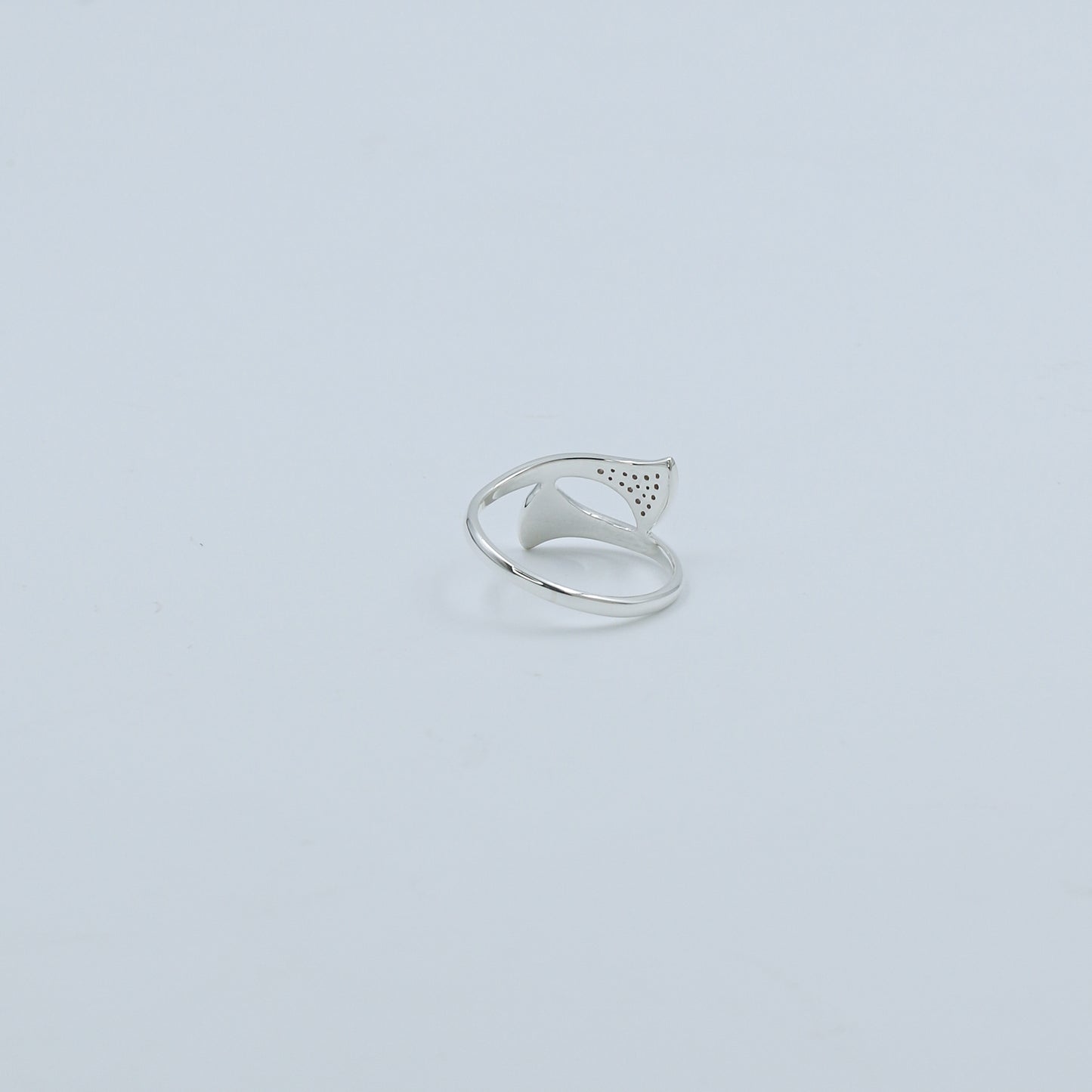 Diamond Wave Gold Ring – Minimal Twist Diamond Ring - Anirudh Jewels