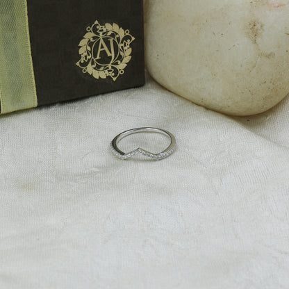 Diamond Chevron V-Band Ring