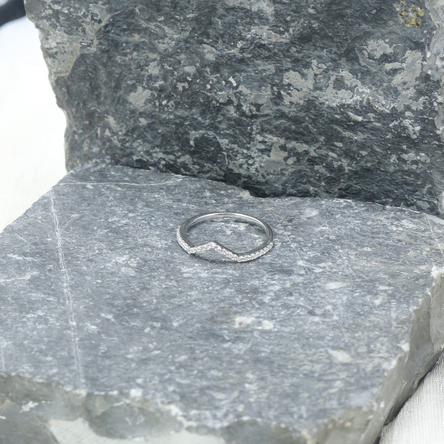 Diamond Chevron V-Band Ring