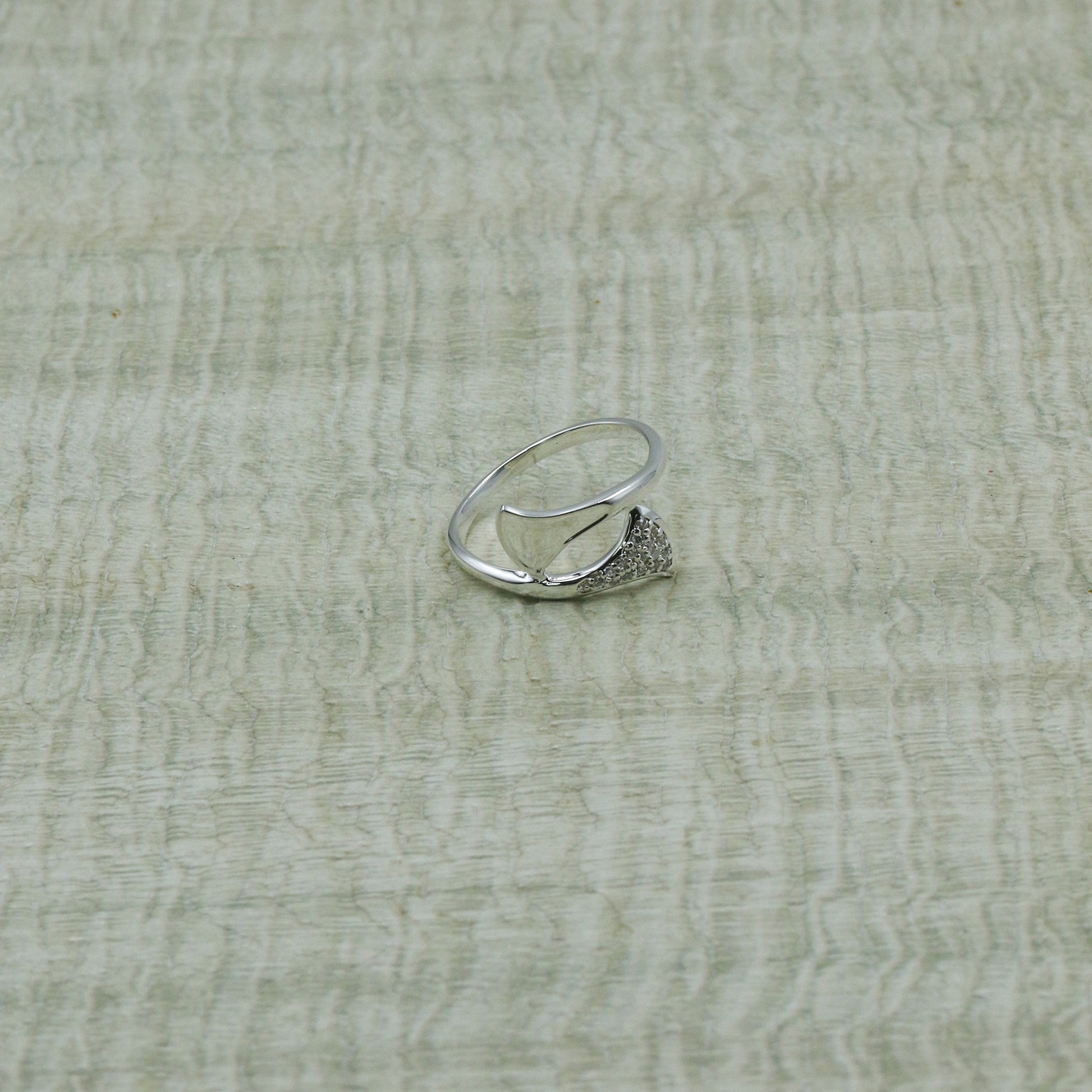 Diamond Wave Gold Ring – Minimal Twist Diamond Ring - Anirudh Jewels