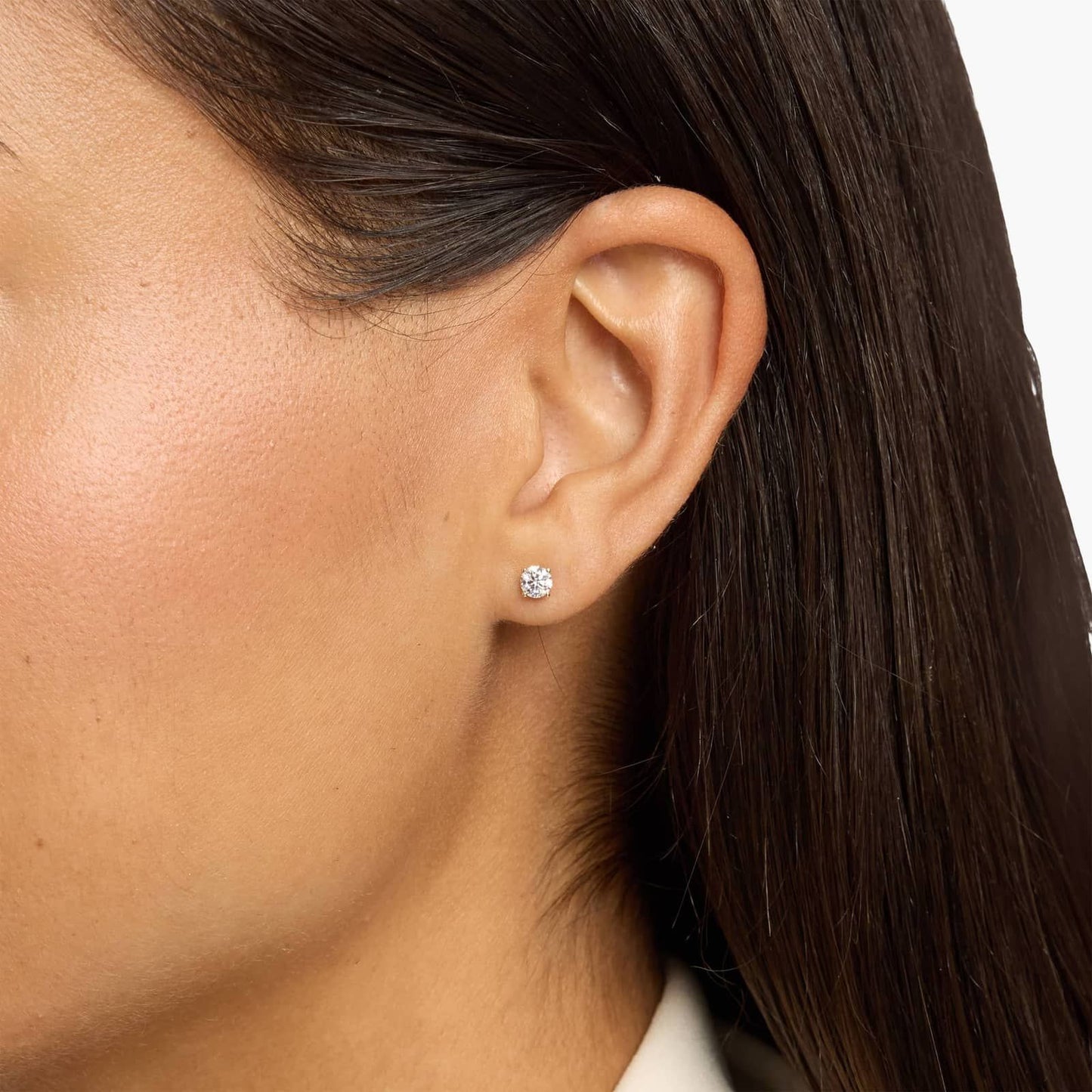 Classic Round Diamond Stud Earrings in Gold