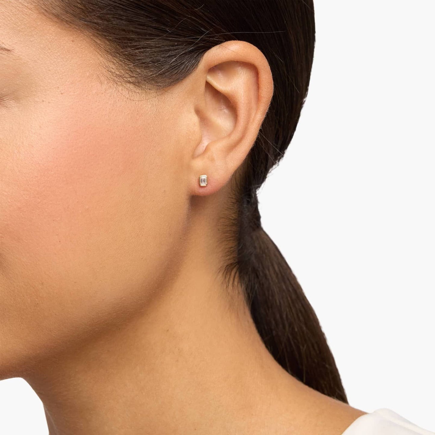 CVD EF-VVS1 Bezel-Set Emerald-Cut Diamond Stud Earrings