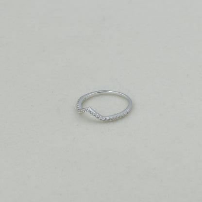 Diamond Chevron V-Band Ring