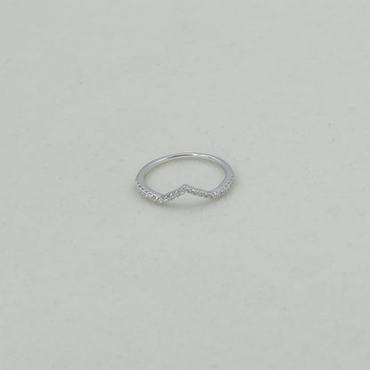 Diamond Chevron V-Band Ring