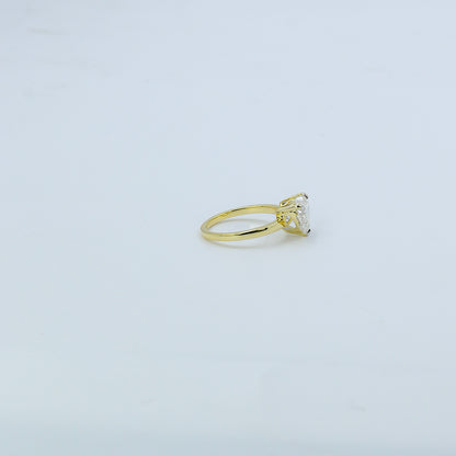 White Gold Pear-Cut Diamond Solitaire Ring