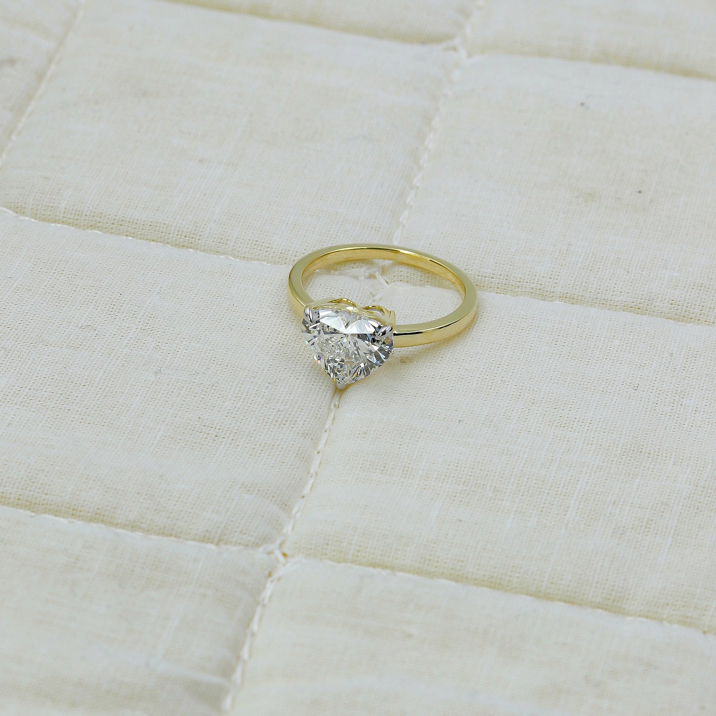 White Gold Pear-Cut Diamond Solitaire Ring