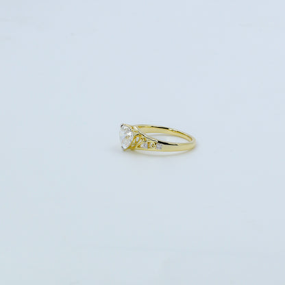 Yellow Gold Pear-Cut Diamond Filigree Ring
