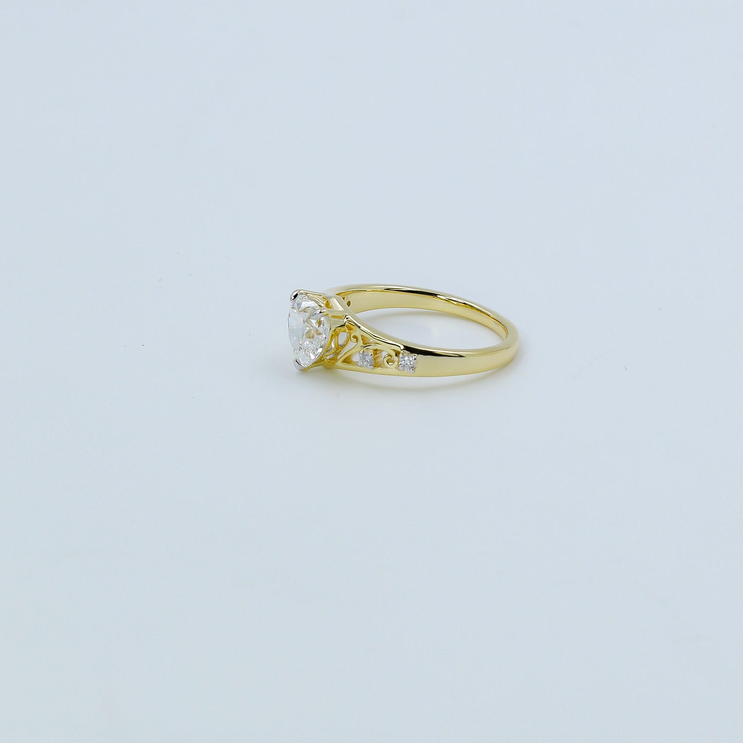 Yellow Gold Pear-Cut Diamond Filigree Ring