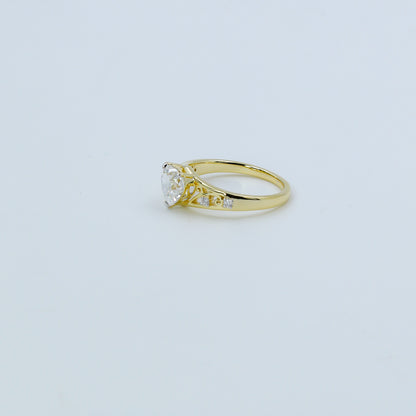 Yellow Gold Pear-Cut Diamond Filigree Ring