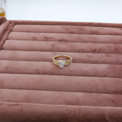 Yellow Gold Pear-Cut Diamond Filigree Ring