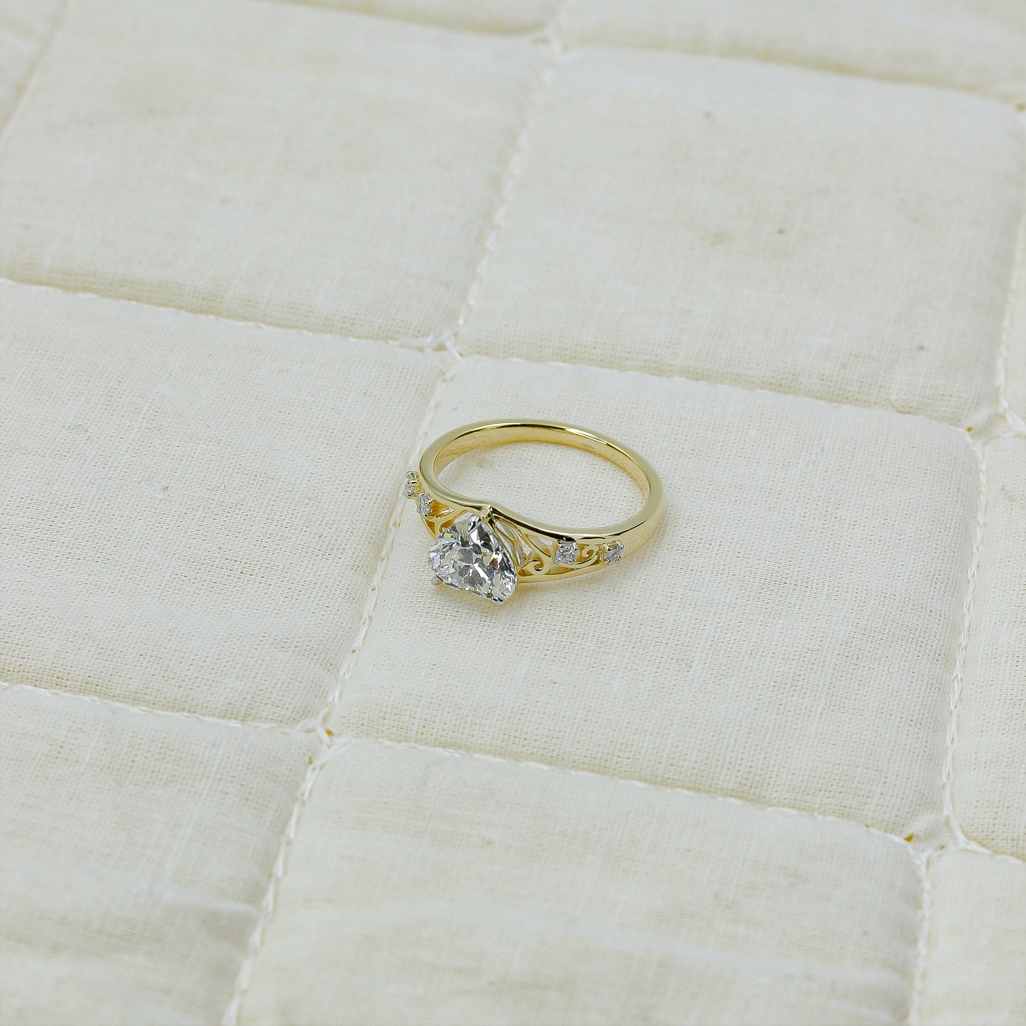 Yellow Gold Pear-Cut Diamond Filigree Ring