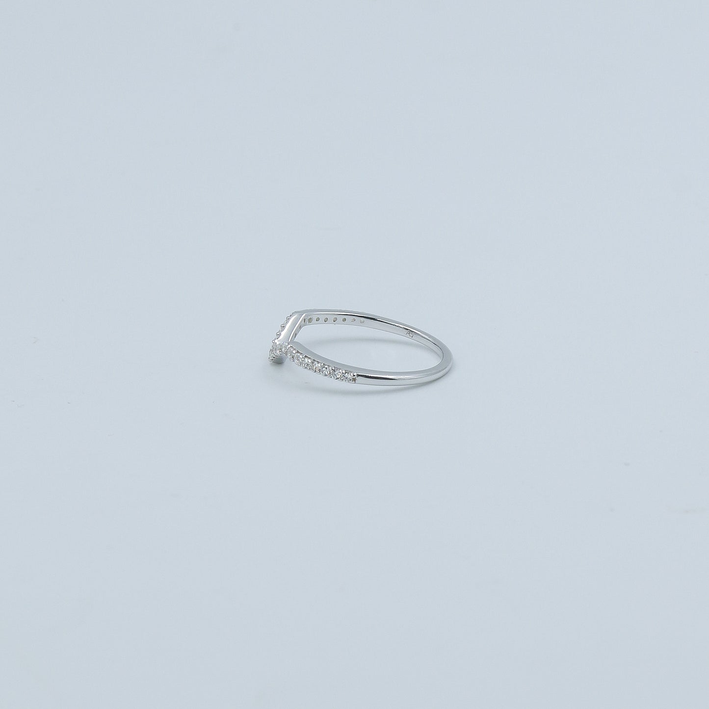 Diamond Chevron V-Band Ring