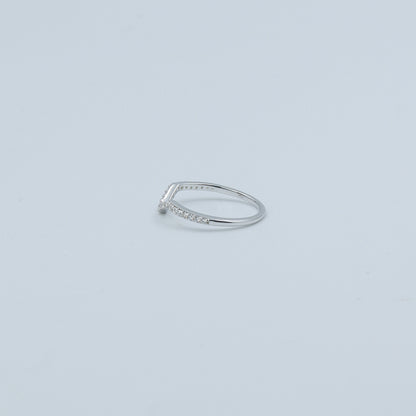 Diamond Chevron V-Band Ring