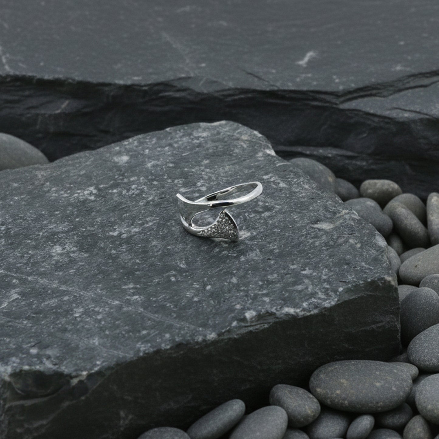 Diamond Wave Gold Ring – Minimal Twist Diamond Ring - Anirudh Jewels