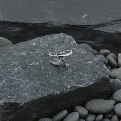 Diamond Wave Gold Ring – Minimal Twist Diamond Ring - Anirudh Jewels