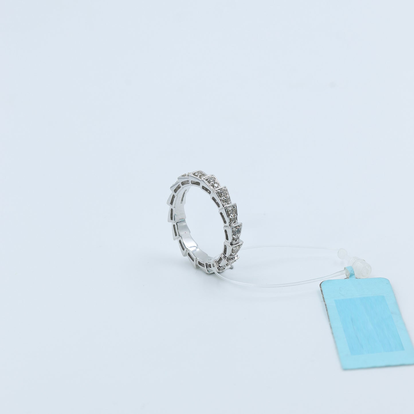 Diamond Serrated Architectural Band