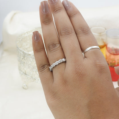 Diamond Serrated Architectural Band