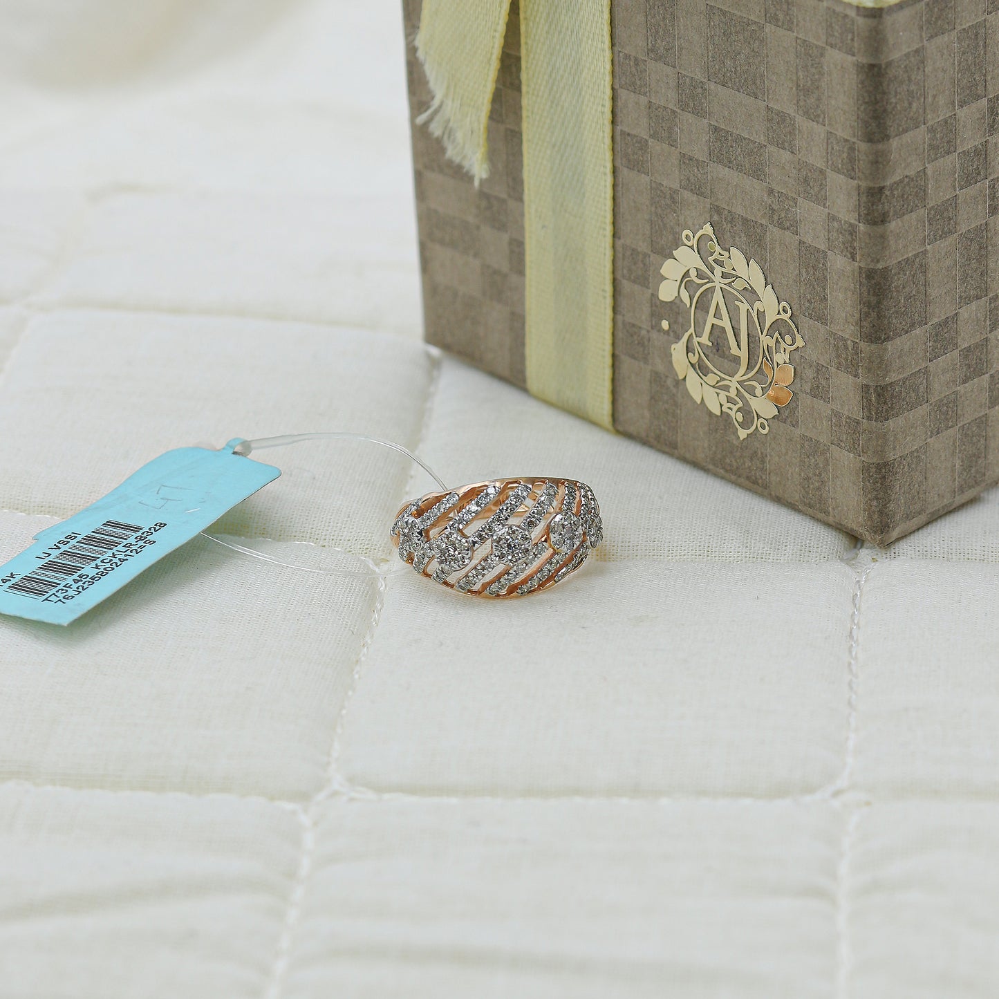 Diamond Entwined Lattice Statement Ring