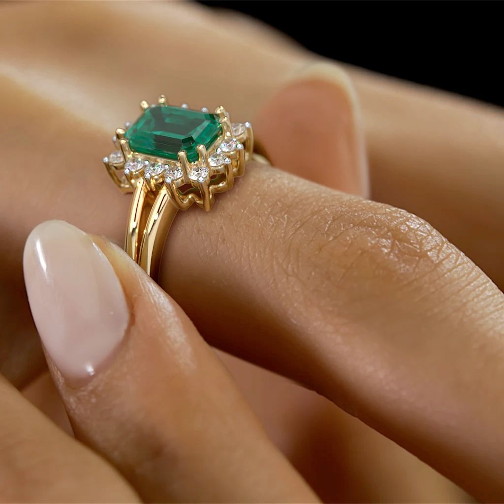 Gold Emerald-Cut Green Diamond Halo Stone Ring