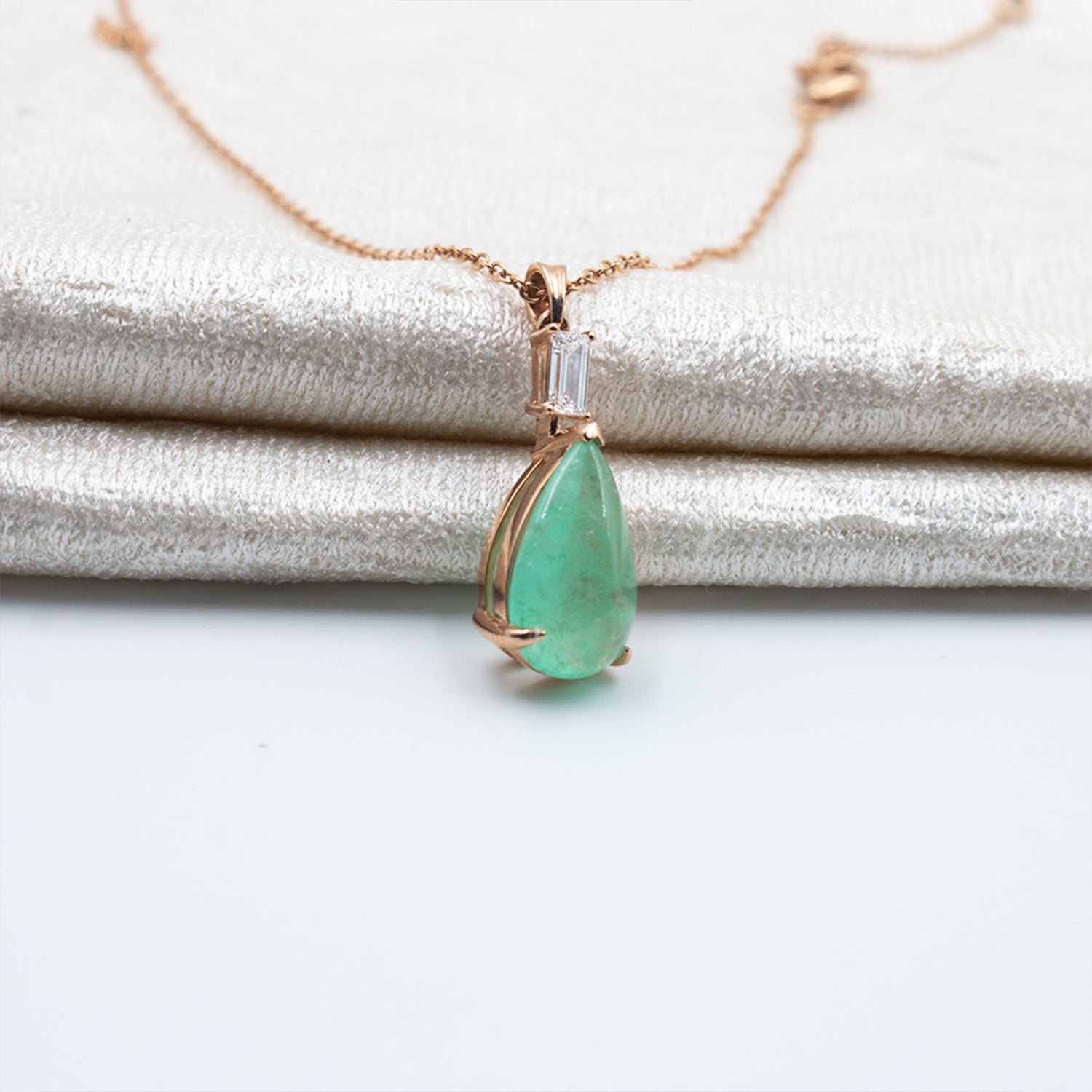 Garden Light Precious Emerald Pendant Necklace By Anirudh Jewels